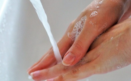 Лекар: В България хората не са се научили да си мият добре ръцете