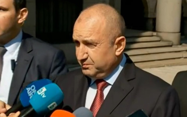 Българите няма да стоят на тъмно, обеща президентът Радев