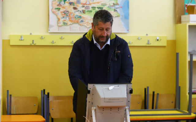 Христо Иванов даде своя вот: На България и трябва смело управление, за да направим скок в развитието си