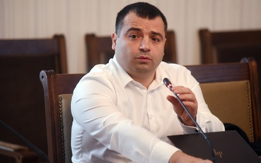 Депутат от ПП сътвори страшен скандал в Университет по Хранителни технологии в Пловдив