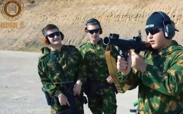 Рамзан Кадиров праща трима от синовете си на най-горещите точки на фронта ВИДЕО