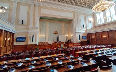 Нова сага - 3 комисии в НС останаха без председатели след свади и сръдни