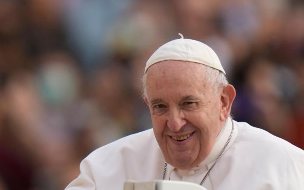Папата шокира: Монахините и свещениците гледат порно! Дяволът е скрит точно там