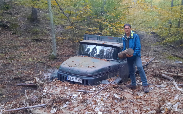 Незаконни и безразборно прокарани горски пътища са причина за кошмара в Карловско СНИМКИ