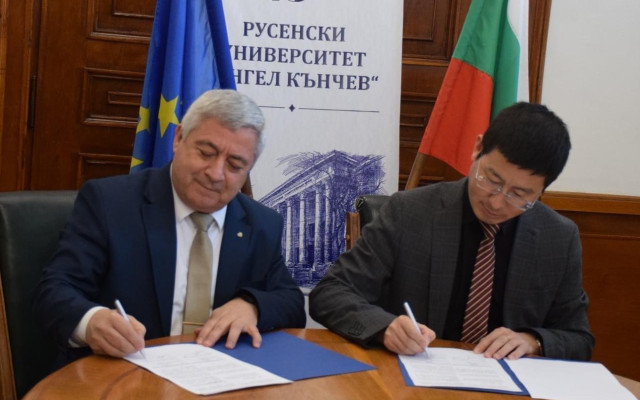 Huawei Technologies България и Русенският университет „Ангел Кънчев“ подписаха меморандум за сътрудничество