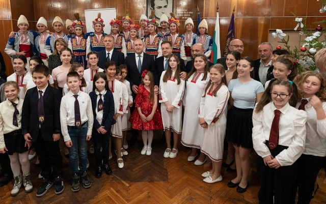 Президентът Радев даде старт на "Българската коледа"