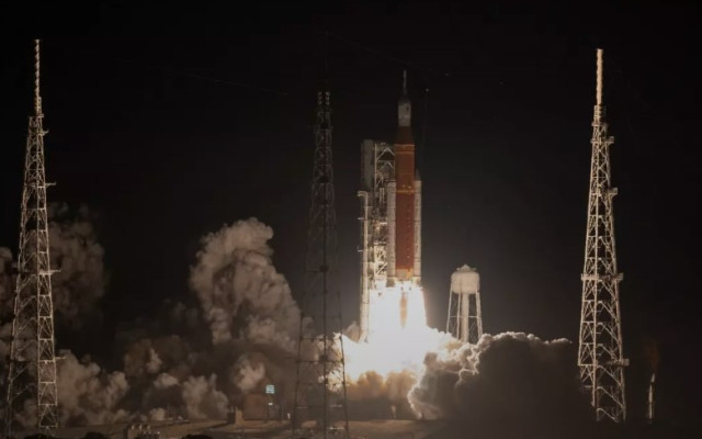 НАСА изстреля ракетата, която може да върне човечеството на Луната