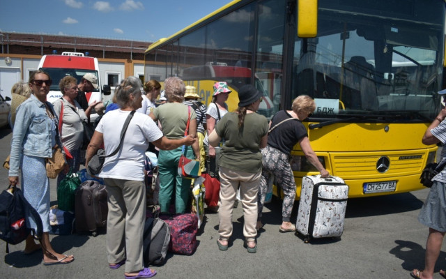 Морски хотелиери оставиха украинските бежанци гладни: Не са предвидени пари за храната им!
