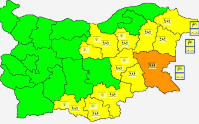 Внимание! Оранжев код за порои в Бургас утре, жълт - за още 12 области