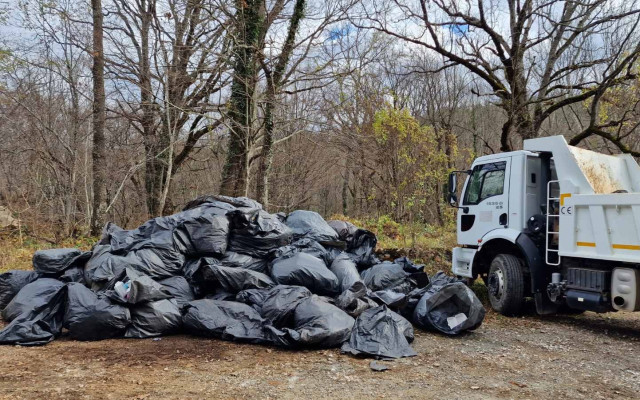 Над 30 тона отпадъци от мигранти бяха събрани от горите на Странджа