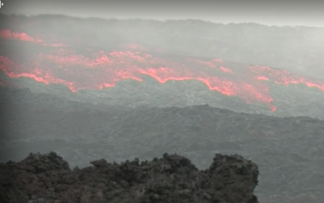 Трус от 4 по Рихтер и ново изтичане от лава от вулкана Мауна Лоа на Хаваите (ВИДЕО)