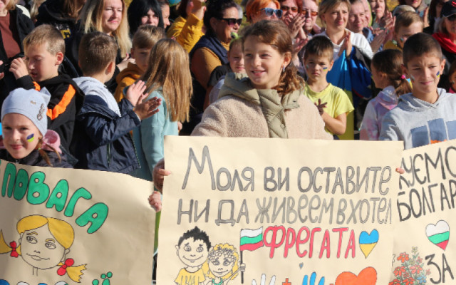 Над 500 украински бежанци се вдигнаха на протест в в Кранево: Не искат в държавни бази