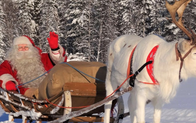 Дядо Коледа потегли с впряга от елени - следете в реално време къде се намира