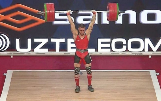 Карлос Насар със злато и световен рекорд на световното по вдигане на тежести