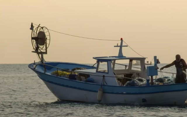 Четвърти ден издирват изчезналите рибари край Бургас