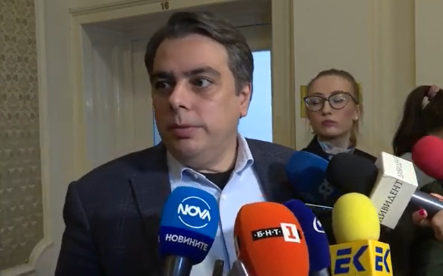 Василев: Не ме карайте да коментирам полета на гълъба за Шенген (ВИДЕО)