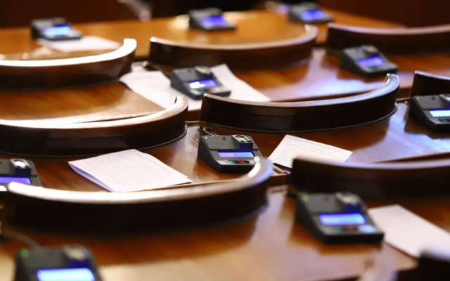 НА ЖИВО Парламентът дебатира и гласува кабинета, предложен от ГЕРБ