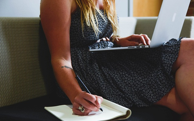 5% от населението в България работи предимно от вкъщи