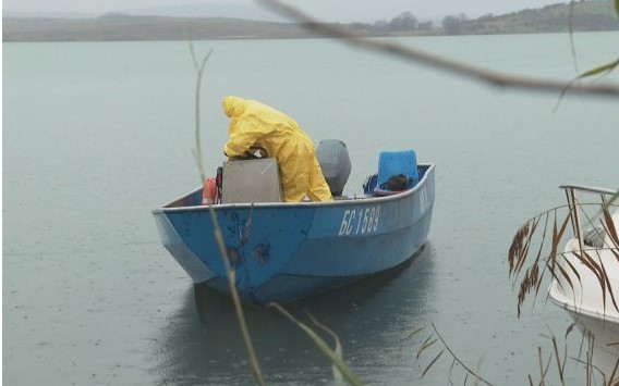 Призоваха в търсенето на рибарите да се включат лодки със сонарно оборудване