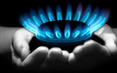 След седмици преговори: Споразумяха се за таван на цените на природния газ в ЕС