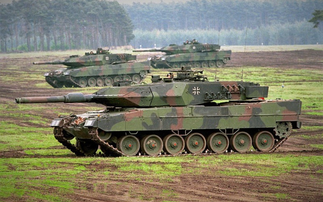 Обрат! Германия размисли - ще изпрати танкове "Леопард" на Украйна