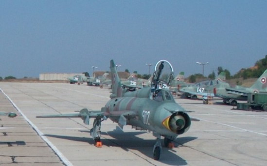 МО: Категорично не сме изпращали самолети за Украйна