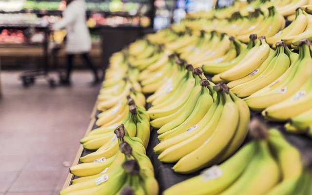 Препоръчително: Не купувайте банани, ако номерът на лепенката им започва с 8