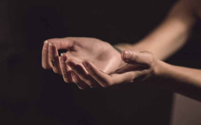 Студените ръце сигнализират за 4 опасни болести