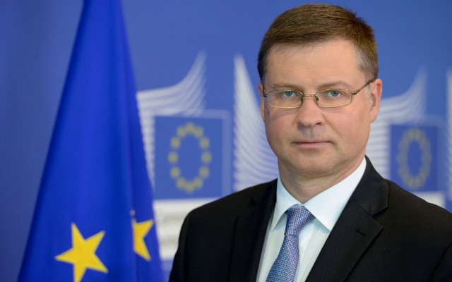 Валдис Домбровскис: Инфлацията е ключовият въпрос пред България за членството й в еврозоната