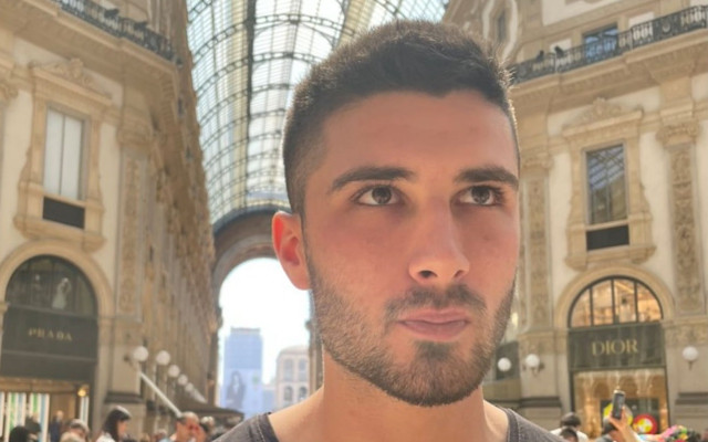 Отново издирват 24-годишния Валентин от Бургас, избягал от психиатрия