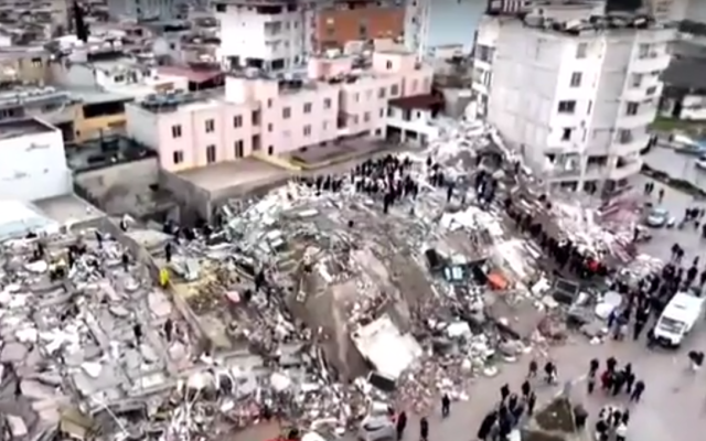 Вижте как изглежда изместването на Турция с 3 метра от земетресението