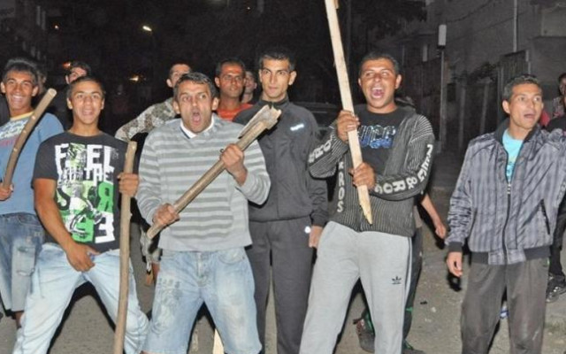 Враждуващи ромски фамилии блокираха булевард в Пловдив, за да се бият зверски
