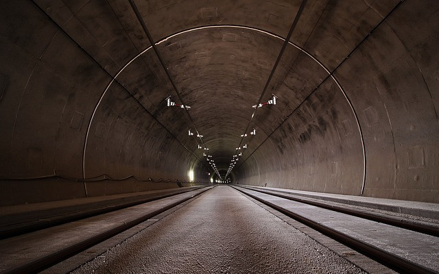 Тунелите у нас: Сигнали за липсващо осветление и прогнили кабели