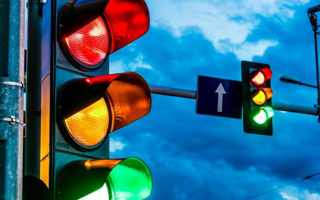 В близко бъдеще светофарите ще имат 4 цвята