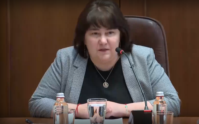 Обрат! Министър Велкова се самоопроверга: Бългрия не е пред фалит