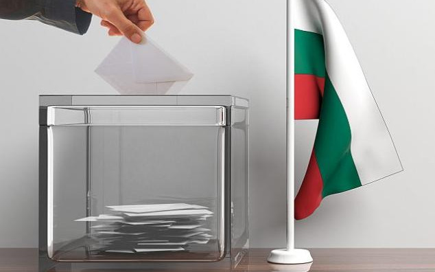 ЦИК показа бюлетините за гласуване в страната и в чужбина