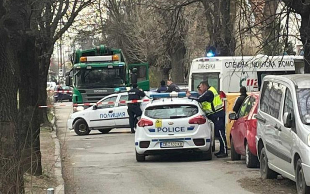 Камион за смет блъсна и уби 91-годишен мъж в София