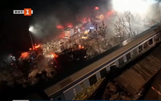 18 души са в неизвестност след влаковата катастрофа в Гърция