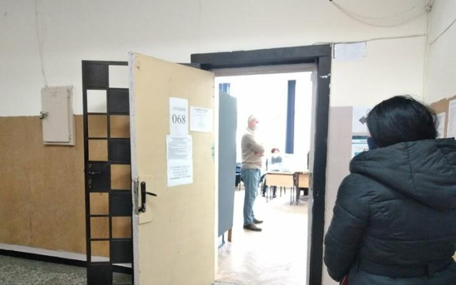 Хванаха председател на СИК в Пловдив, който не може да чете и пише