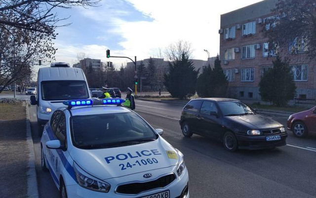 Полицията засилва проверките по пътищата - за какво да внимават шофьорите