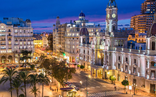 Град Валенсия мина официално на 4-дневна работна седмица