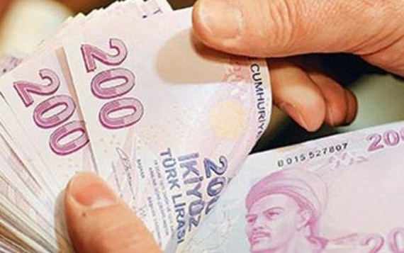 Турската лира с историческо дъно - 1 е равна на 9 наши стотинки