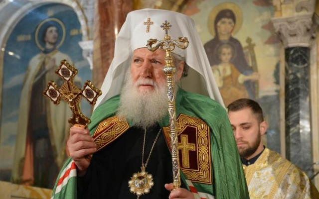 Без патриарх Неофит на празничното пасхално богослужение