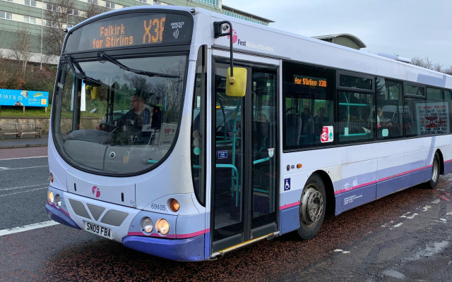В Шотландия от 15 май пускат първата в света линия със самоуправляващи се автобуси