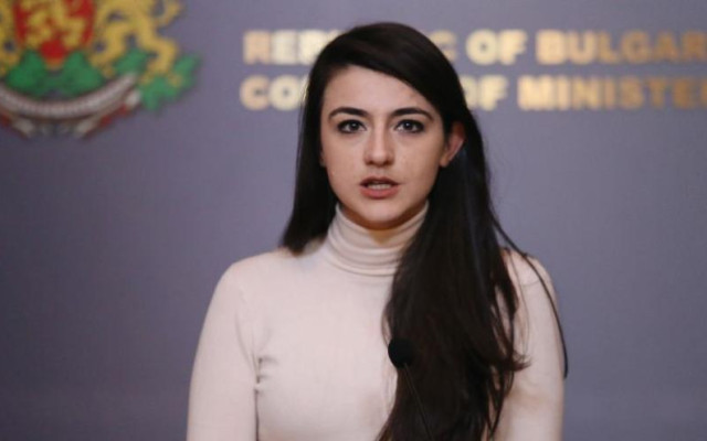 Въпреки отказа: Лена Бориславова ще трябва да се закълне като депутат