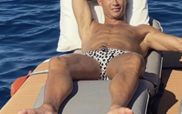 Роналдо пак се появи с лакирани нокти на краката, причината е интересна