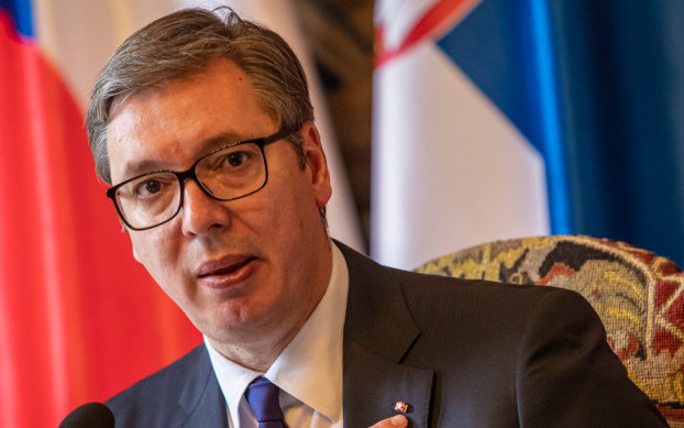 Вучич обяви разоръжаване на Сърбия и полицай във всяко училище след масовите касапници