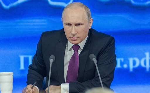 Макрон може да възобнови телефонните разговори с Путин