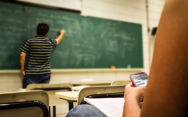 Сигнали за бомби в училища в няколко сръбски градове