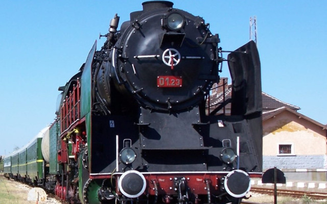 БДЖ пуска пътувания с парен локомотив за Деня на детето